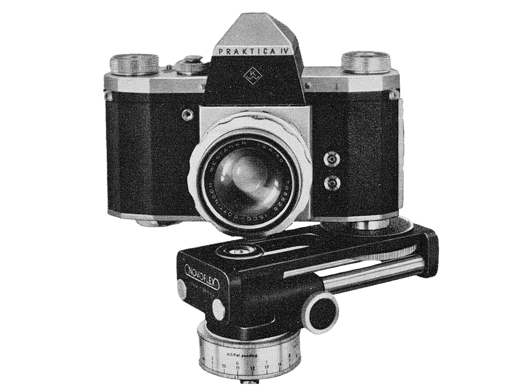 NOVOFLEX-Panoramakopf PANOR montiert unter einer Praktica IV